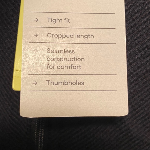 All in Motion Black Seamless 1/2 Zip Athletic Top…size L - Picture 5 of 6